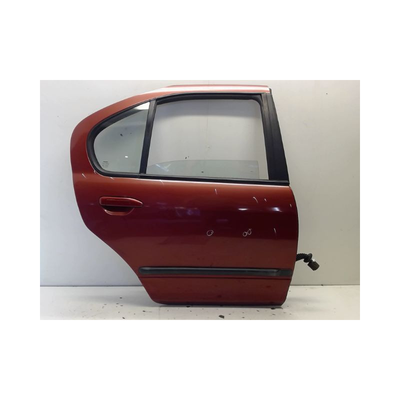 PORTE ARRIERE DROIT NISSAN PRIMERA