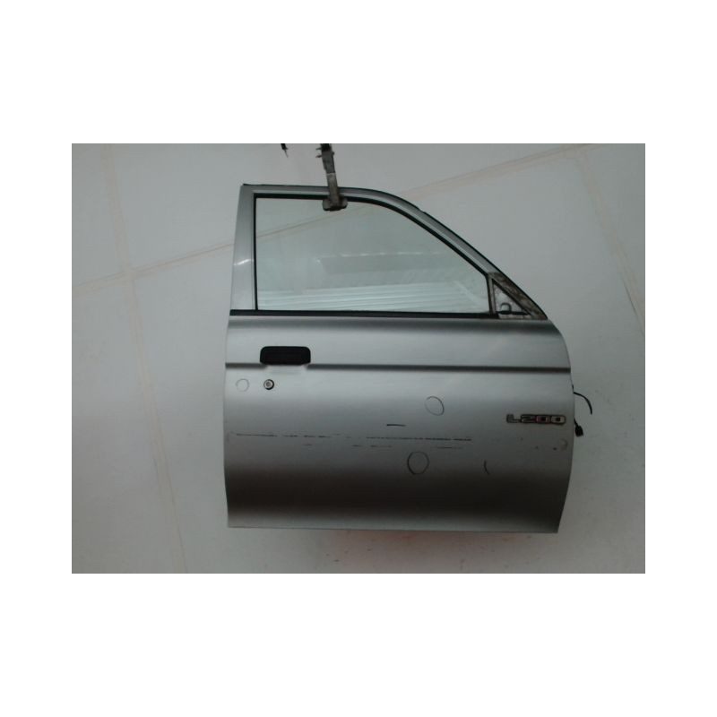 PORTE AVANT DROIT MITSUBISHI L200