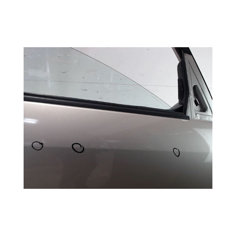 PORTE AVANT DROIT TOYOTA COROLLA VERSO 2002-2004