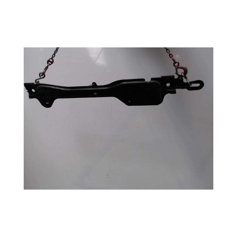 TRAVERSE INFERIEURE ARMATURE AVANT RENAULT MEGANE