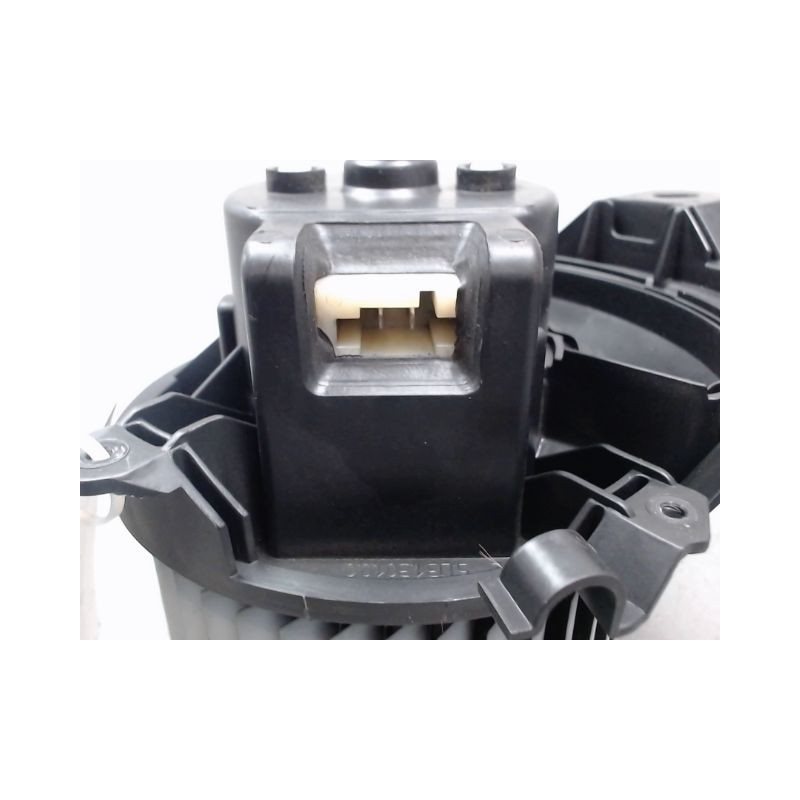 MOTEUR VENTILATEUR CHAUFFAGE OPEL CORSA 06-09