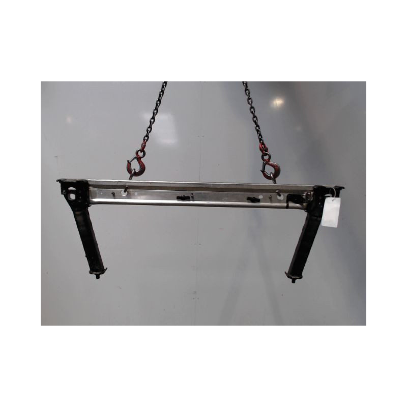 TRAVERSE INFERIEURE ARMATURE AVANT RENAULT MEGANE III 2008-