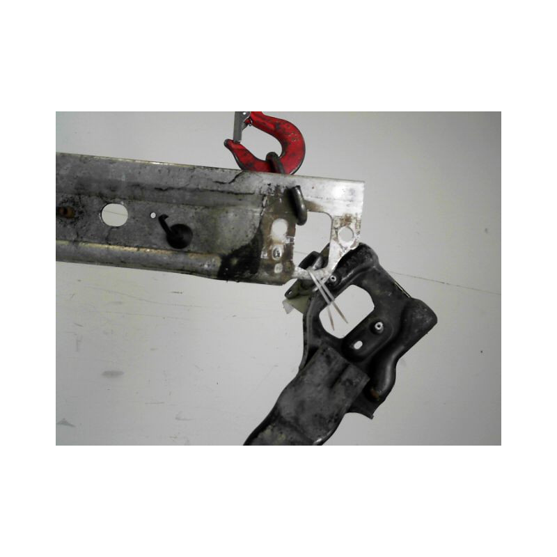 TRAVERSE INFERIEURE ARMATURE AVANT RENAULT MEGANE III 2008-