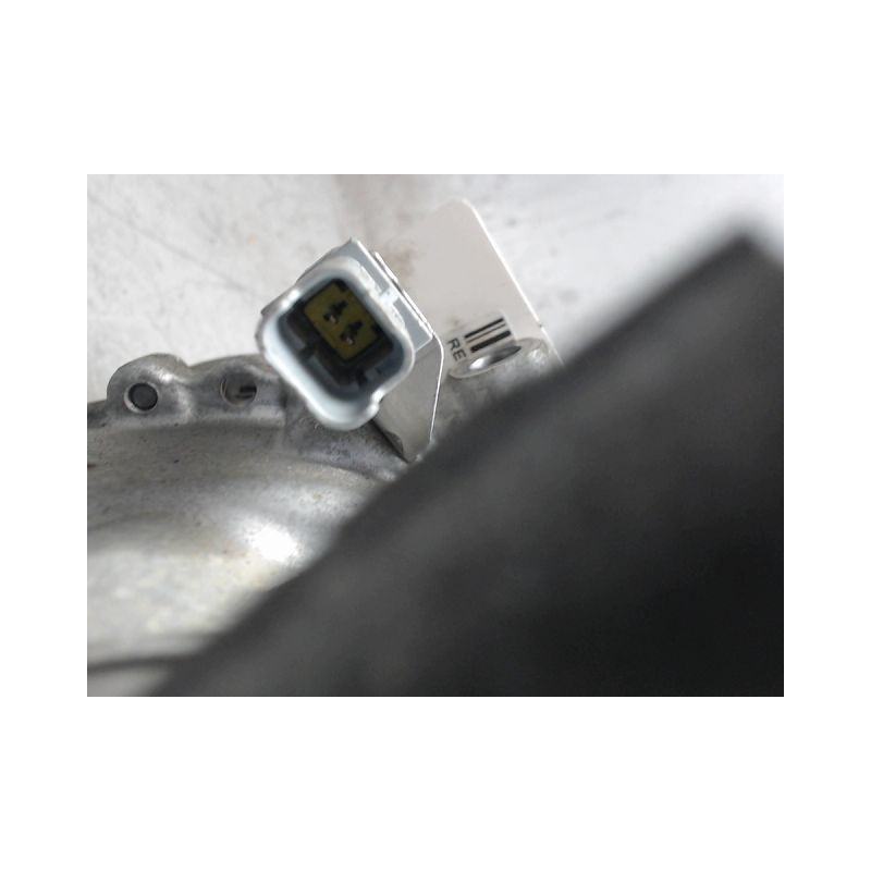 COMPRESSEUR AIR CONDITIONNE RENAULT KANGOO