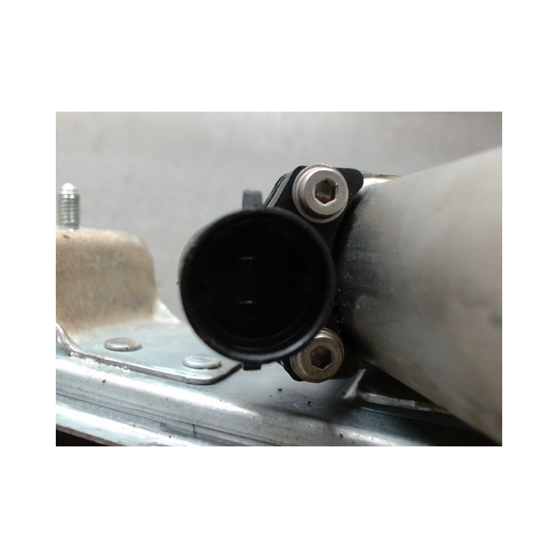 MECANISME+MOTEUR LEVE-GLACE ARRIERE DROIT DACIA DUSTER 2010-