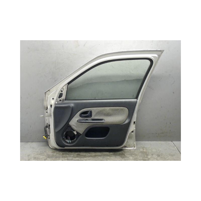PORTE AVANT DROIT RENAULT CLIO