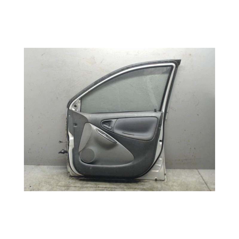 PORTE AVANT DROIT TOYOTA YARIS