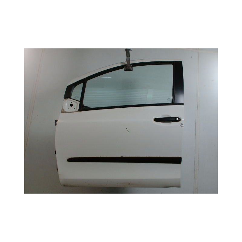 PORTE AVANT GAUCHE TOYOTA YARIS