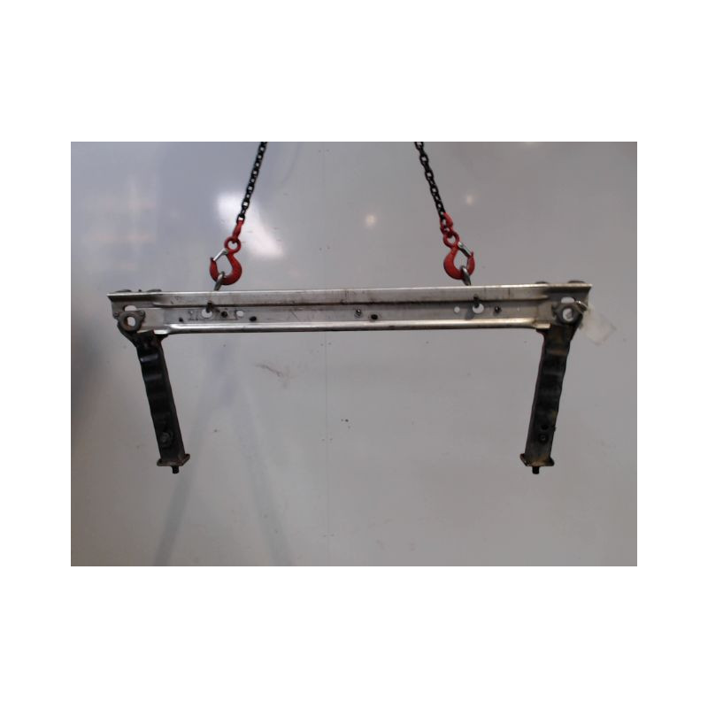 TRAVERSE INFERIEURE ARMATURE AVANT RENAULT MEGANE III ESTATE 09-