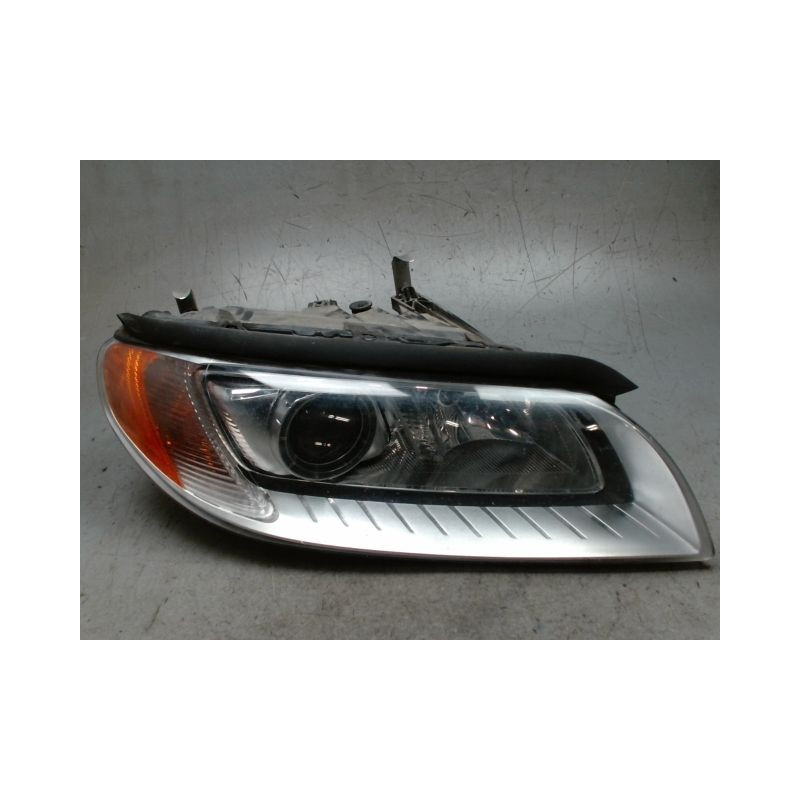 PHARE DROIT VOLVO XC70