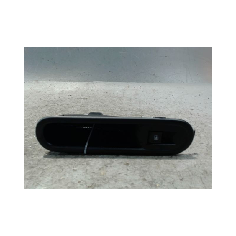 COMMANDE LEVE-GLACE PORTE AVD RENAULT TWINGO