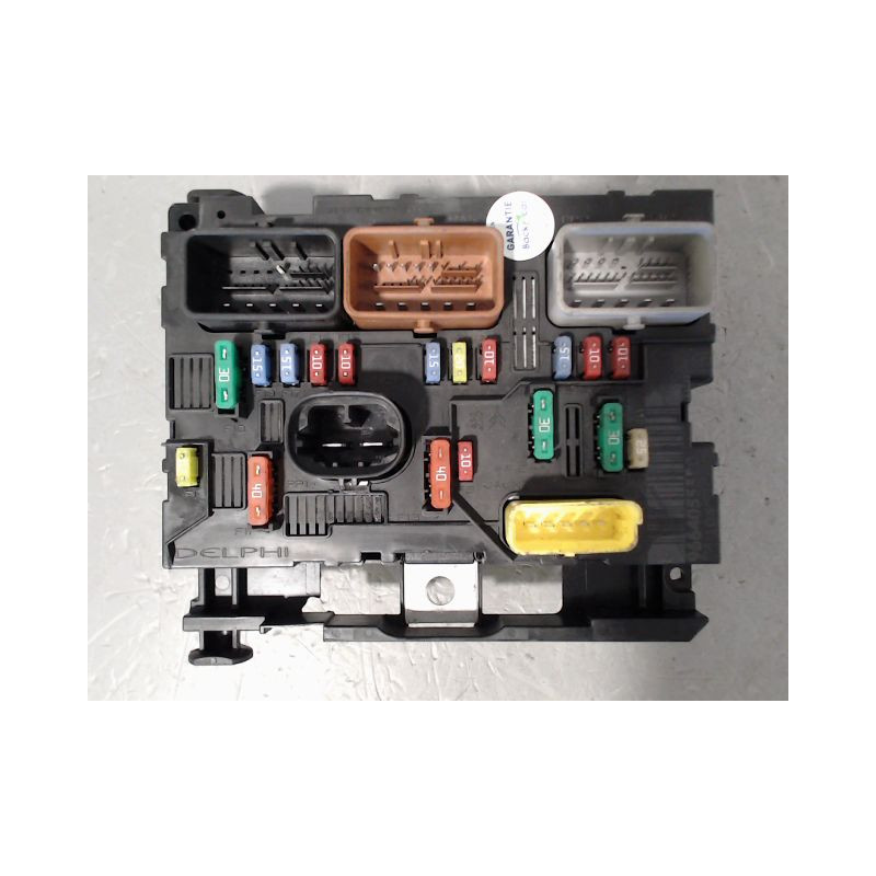 BOITE A FUSIBLES PEUGEOT 207 5P