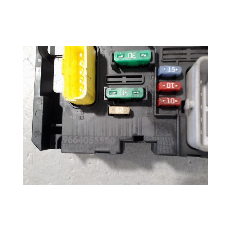 BOITE A FUSIBLES PEUGEOT 207 5P