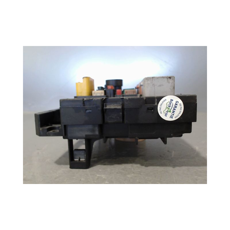 BOITE A FUSIBLES PEUGEOT 407