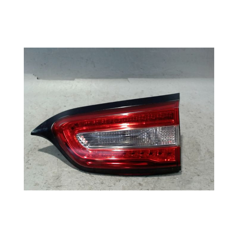 FEU ARRIERE INTERIEUR DROIT JEEP CHEROKEE 2004-