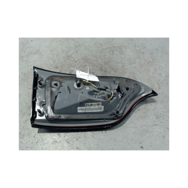 FEU ARRIERE INTERIEUR DROIT JEEP CHEROKEE 2004-