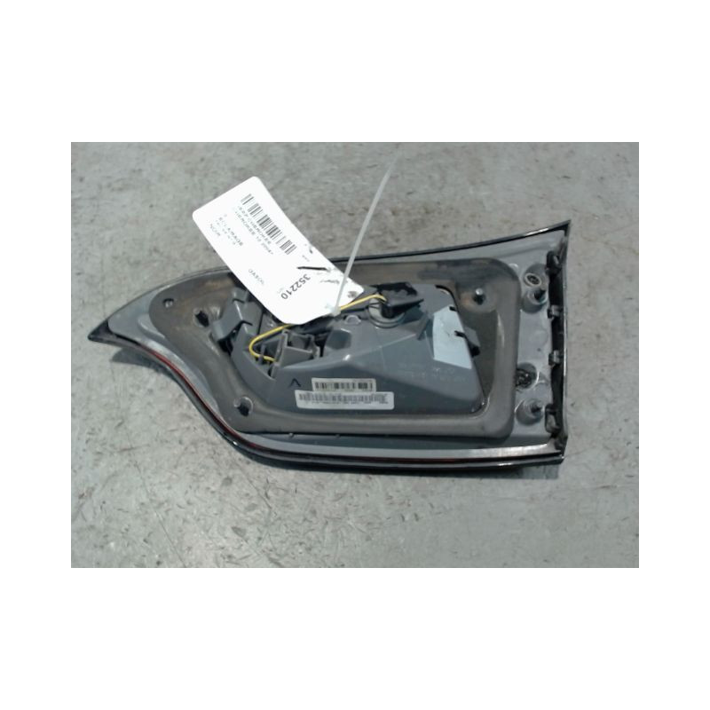 FEU ARRIERE INTERIEUR GAUCHE JEEP CHEROKEE 2004-