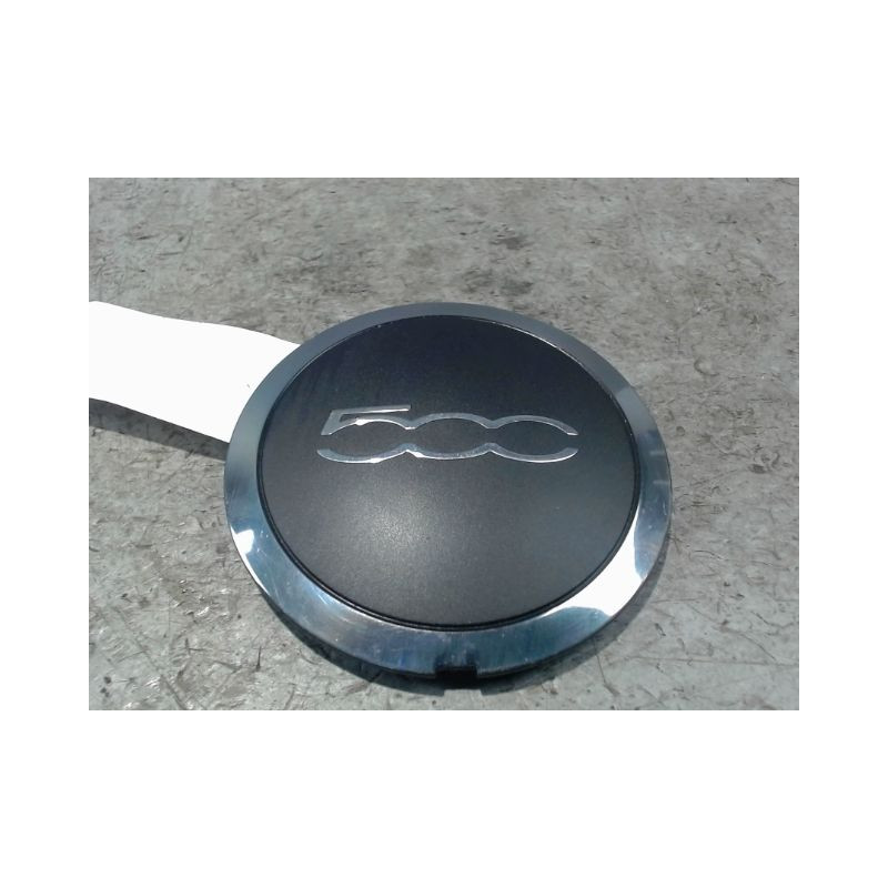 ENJOLIVEUR DE ROUE FIAT 500 2007-