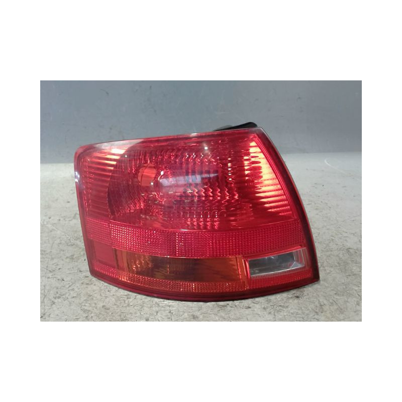 FEU ARRIERE GAUCHE  AUDI A4 AVANT 04-08