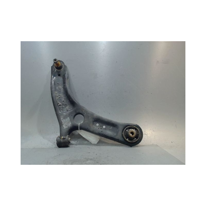 TRIANGLE INFERIEUR AVANT DROIT HYUNDAI I20