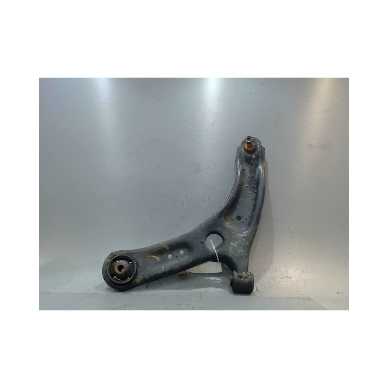 TRIANGLE INFERIEUR AVANT GAUCHE HYUNDAI I20