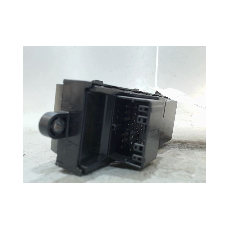 COMMANDE LEVE-GLACE PORTE AVG SUZUKI CELERIO