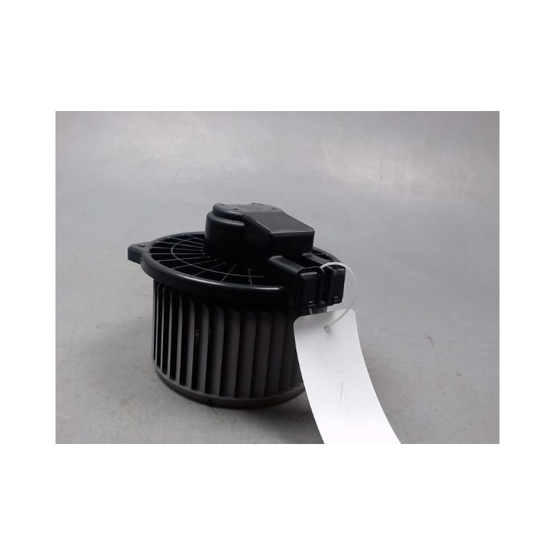 MOTEUR VENTILATEUR CHAUFFAGE DAIHATSU TREVIS