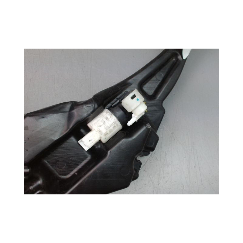 RESERVOIR LAVE-GLACE AVANT PEUGEOT 308 2011-