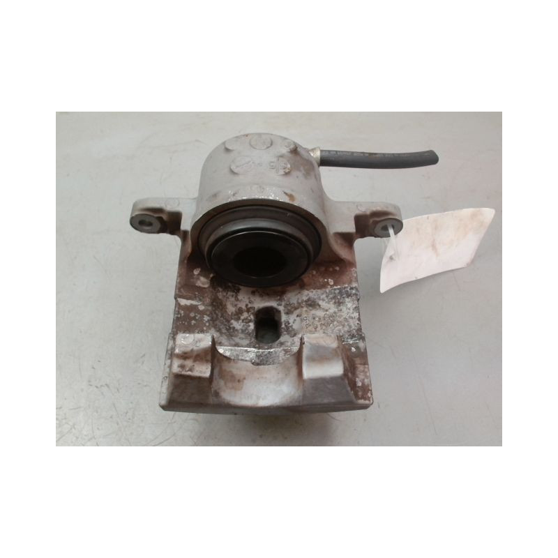 ETRIER DE FREIN AVANT DROIT TOYOTA PRIUS 2004-