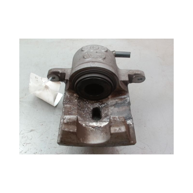 ETRIER DE FREIN AVANT DROIT TOYOTA PRIUS 2004-