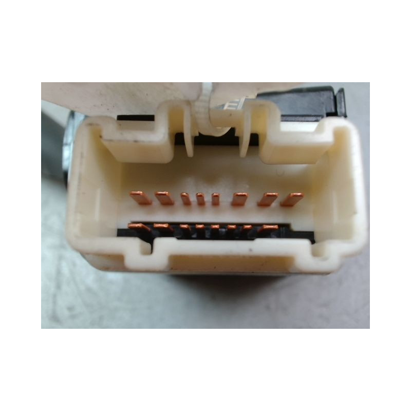 COMMANDE ECLAIRAGE TOYOTA AVENSIS VERSO 01-03