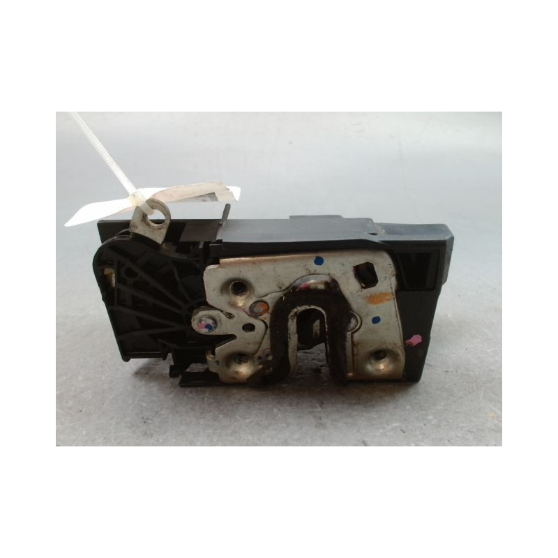 SYSTEME CONDAMNATION ARRIERE GAUCHE DACIA DUSTER 2010-