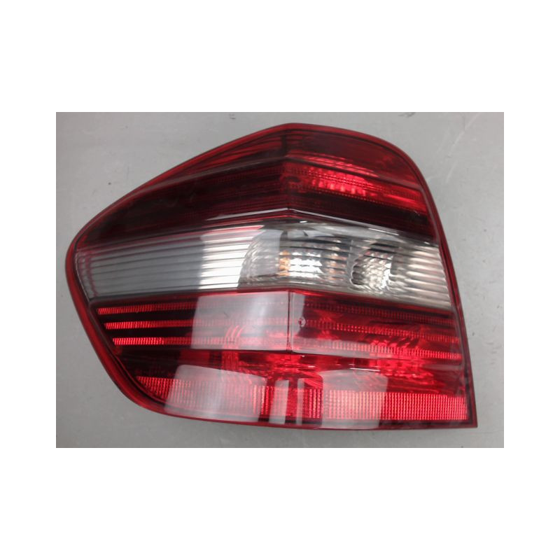 FEU ARRIERE GAUCHE  MERCEDES CLASSE ML