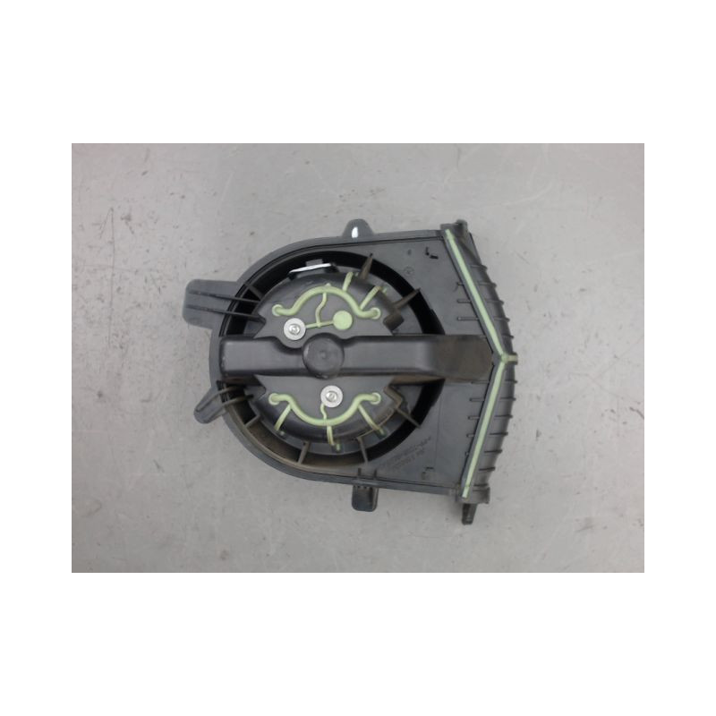 MOTEUR VENTILATEUR CHAUFFAGE RENAULT MEGANE