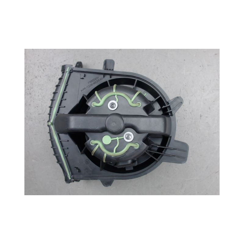 MOTEUR VENTILATEUR CHAUFFAGE RENAULT MEGANE