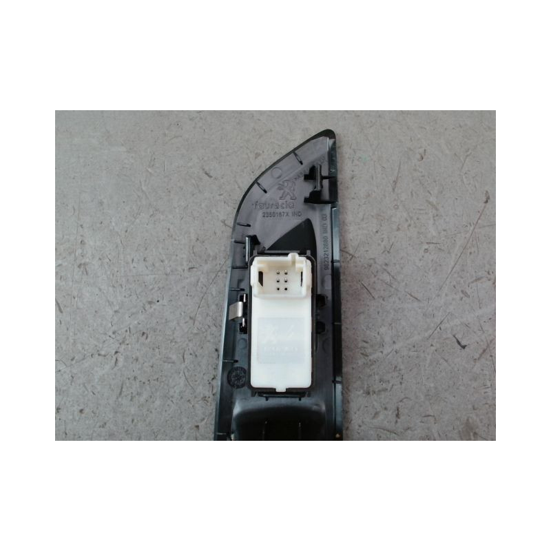 COMMANDE LEVE-GLACE PORTE ARG PEUGEOT 208