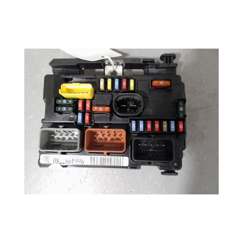 BOITE A FUSIBLES PEUGEOT 207