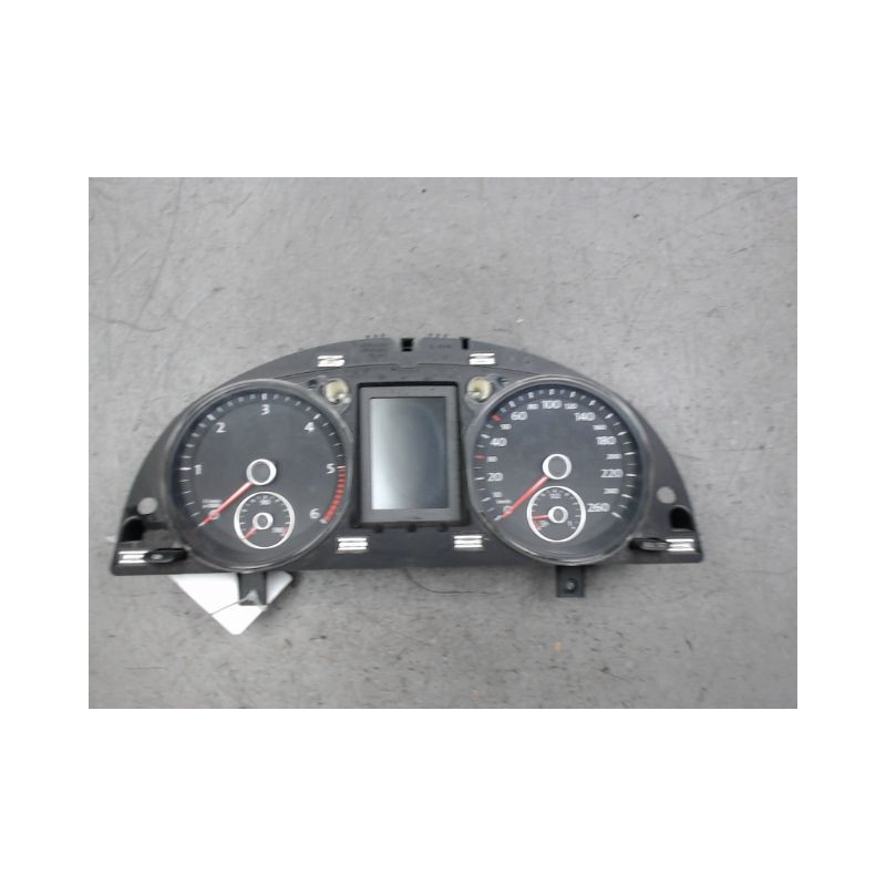 BLOC COMPTEURS VOLKSWAGEN PASSAT SW 2005-