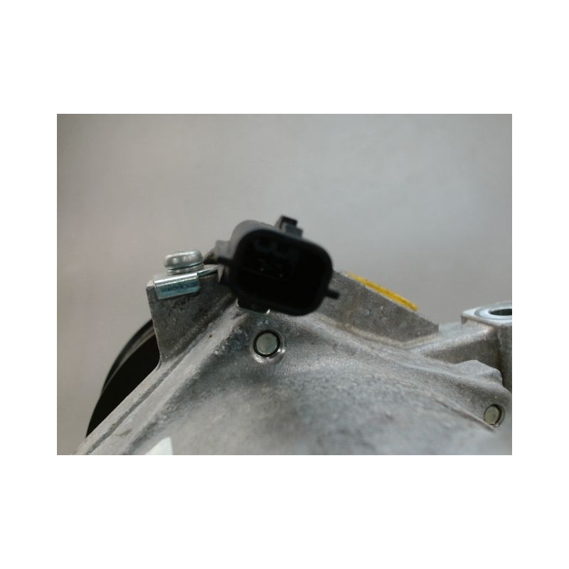 COMPRESSEUR AIR CONDITIONNE DACIA SANDERO