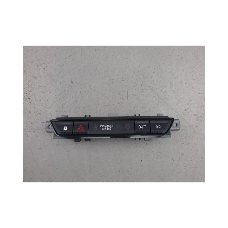 BOUTON DE WARNING DACIA SANDERO