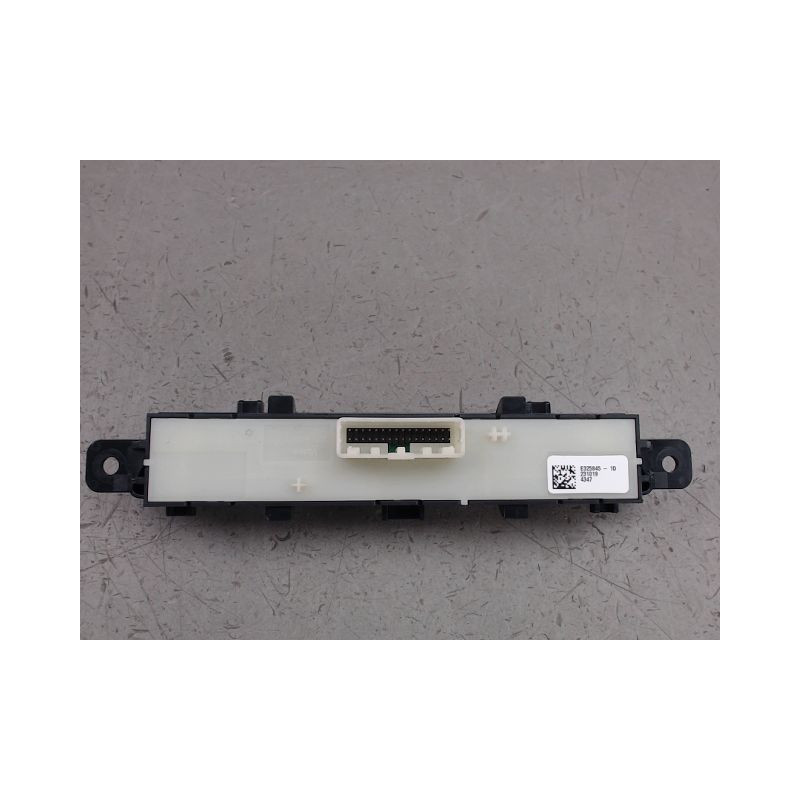 BOUTON DE WARNING DACIA SANDERO