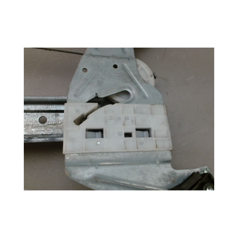 MECANISME LEVE-GLACE AVANT GAUCHE PEUGEOT 107