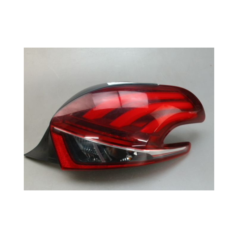 FEU ARRIERE DROIT PEUGEOT 208