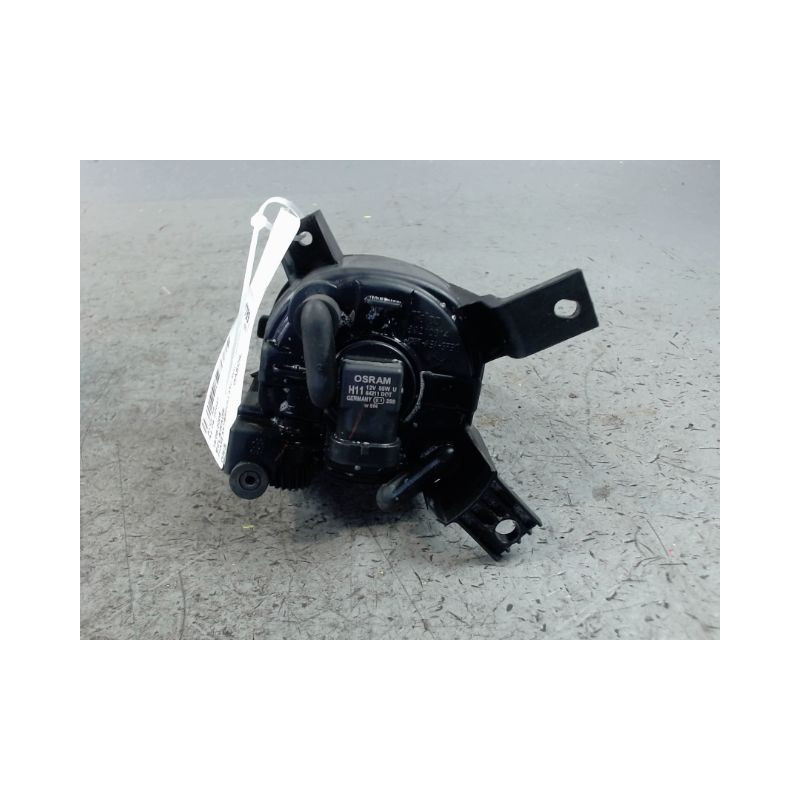 PHARE ANTIBROUILLARD AVANT DROIT AUDI A4 2004-