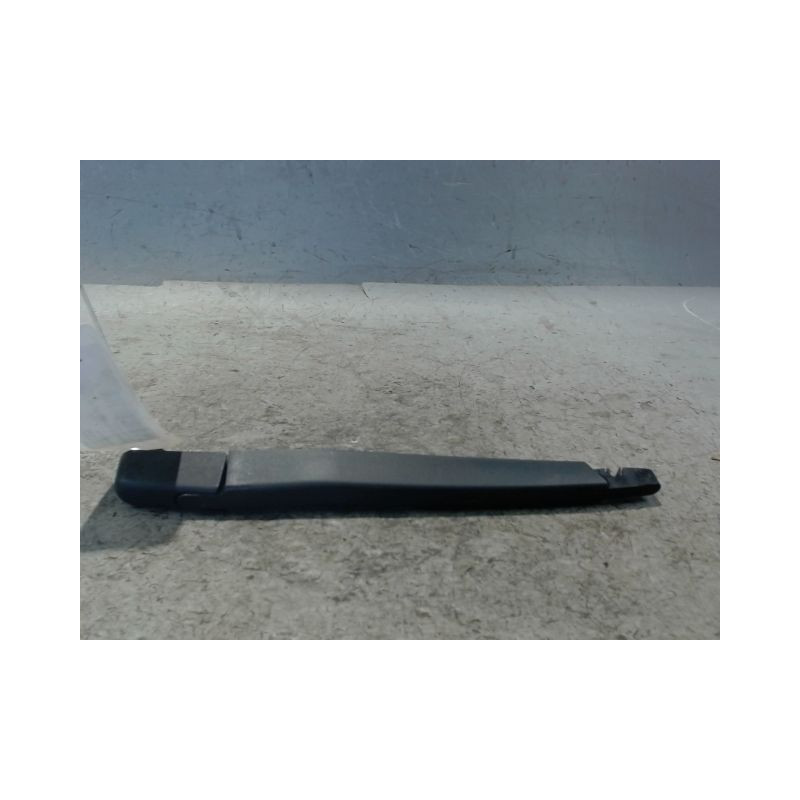 BRAS ESSUIE-GLACE ARRIERE FIAT GRANDE PUNTO 2005-
