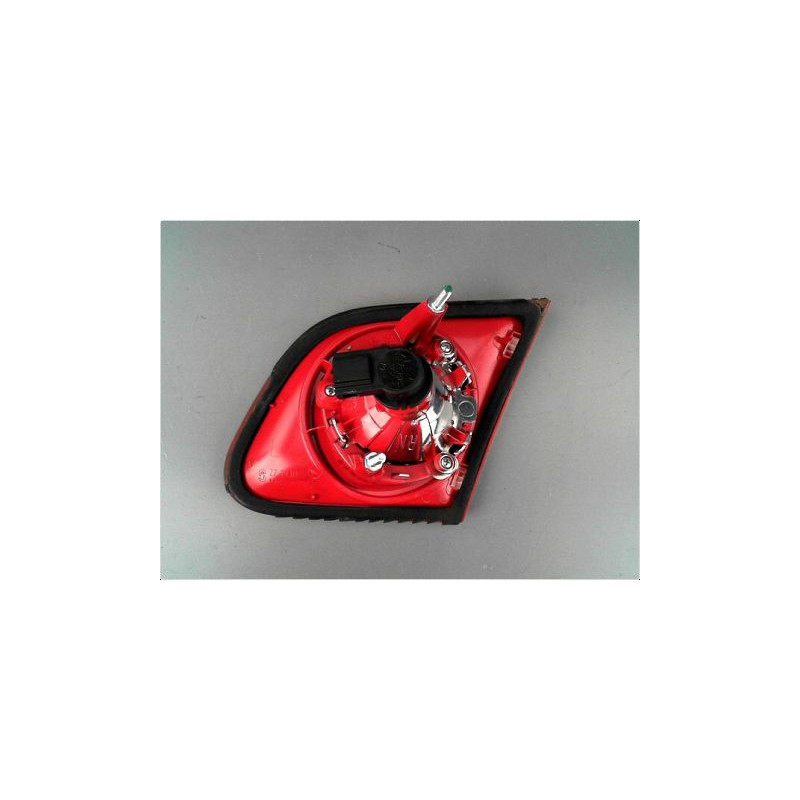 FEU ARRIERE INTERIEUR GAUCHE VOLKSWAGEN PASSAT 05-10
