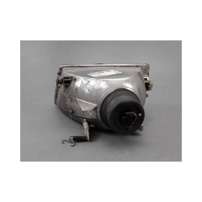 PHARE DROIT PEUGEOT 309
