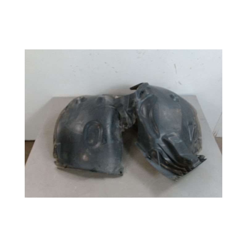 PARE-BOUE AVANT DROIT RENAULT MEGANE