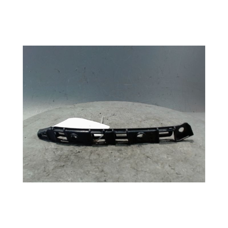 SUPPORT PARE-CHOC ARG MERCEDES CLASSE A 2004-