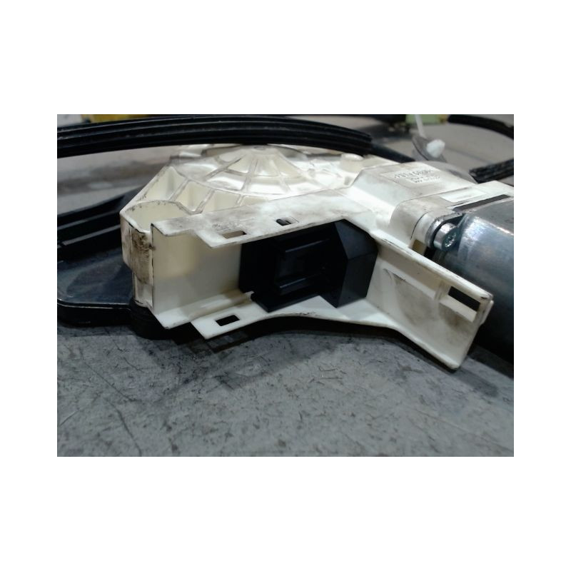 MECANISME+MOTEUR LEVE-GLACE AVANT DROIT AUDI A4